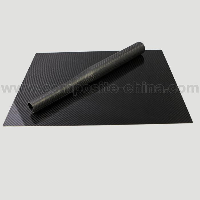 JAK SMĚR VLÁKNIN OVLIVŇUJE VLASTNOSTI TUBE A DESKY