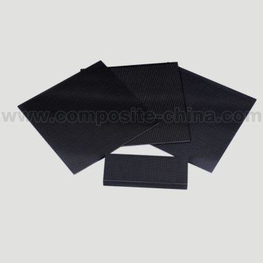 Deska z uhlíkových vláken