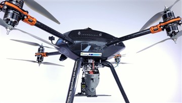 Rakousko vyvíjí fotografický dron z uhlíkových vláken